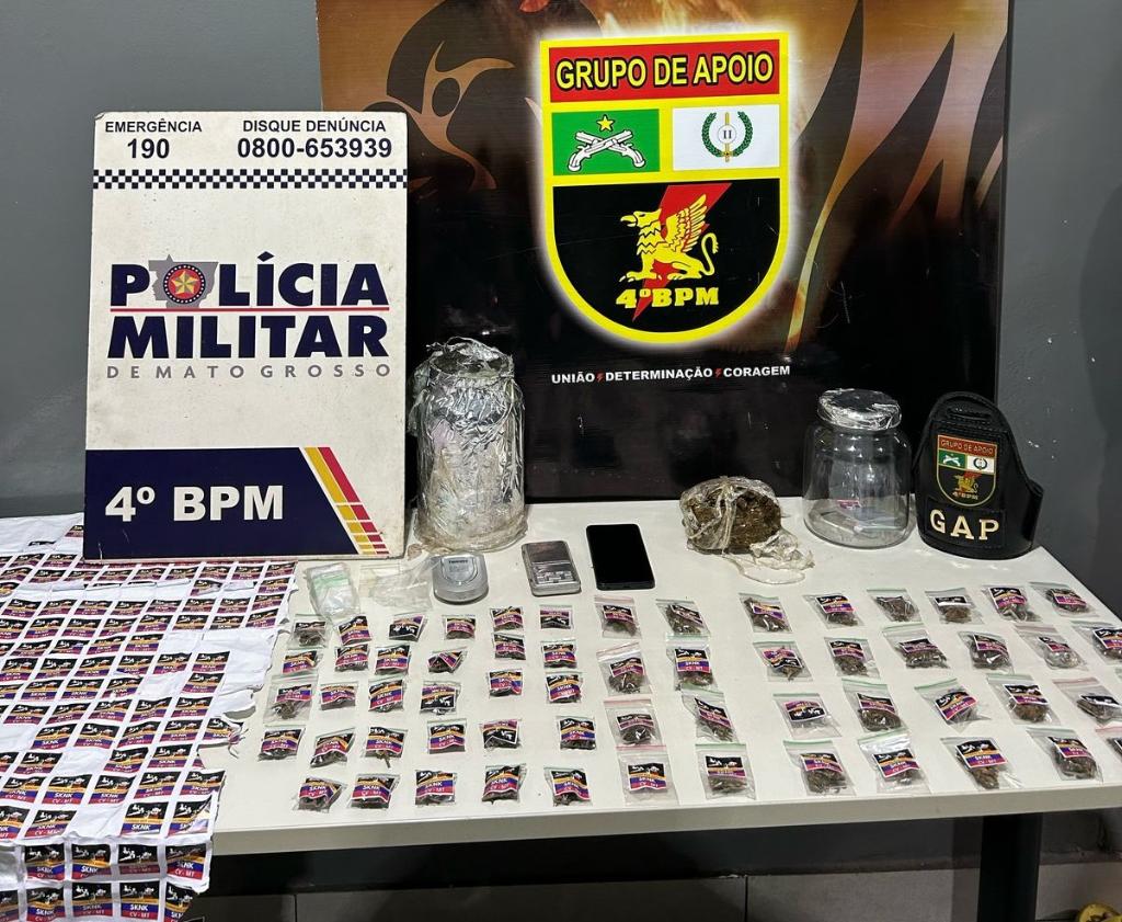 PM detém mulheres com 62 porções de supermaconha customizadas com nome de facção criminosa - 